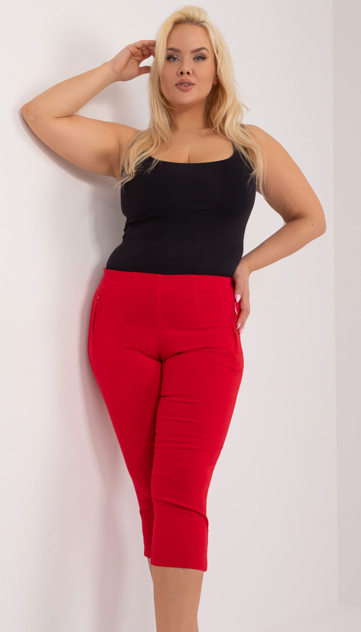pol_pl_Hurt-Czerwone-materialowe-spodnie-rybaczki-plus-size-406309_1.jpg